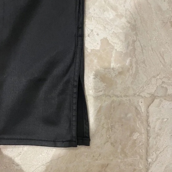 NWT Abercrombie Ultra High Rise 90s Slim Straight Jean Coated Black (Size 25) - Picture 7 of 8